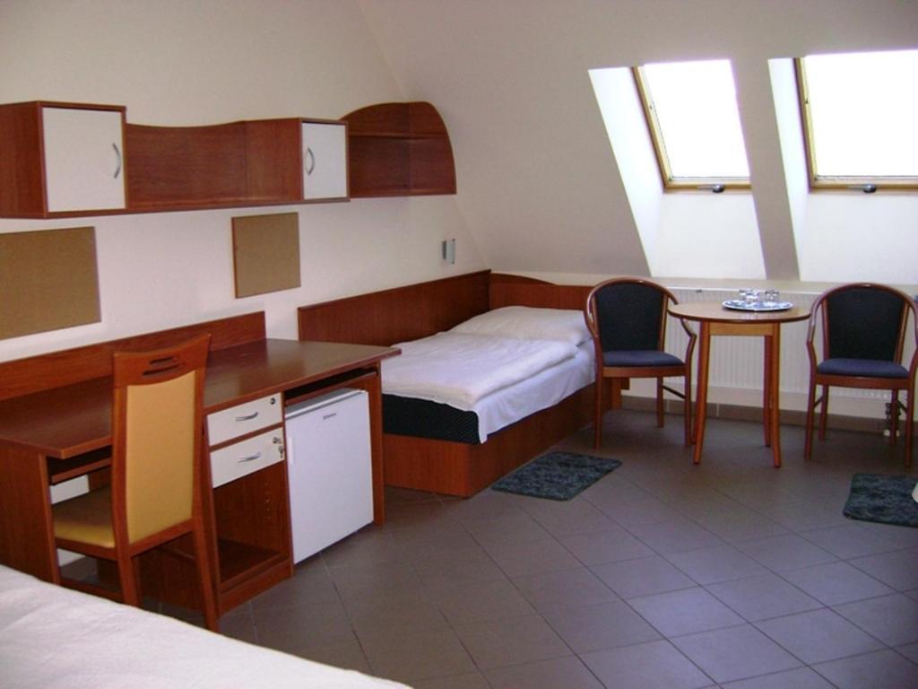 Károly Róbert Diákhotel Gyongyos Quarto foto