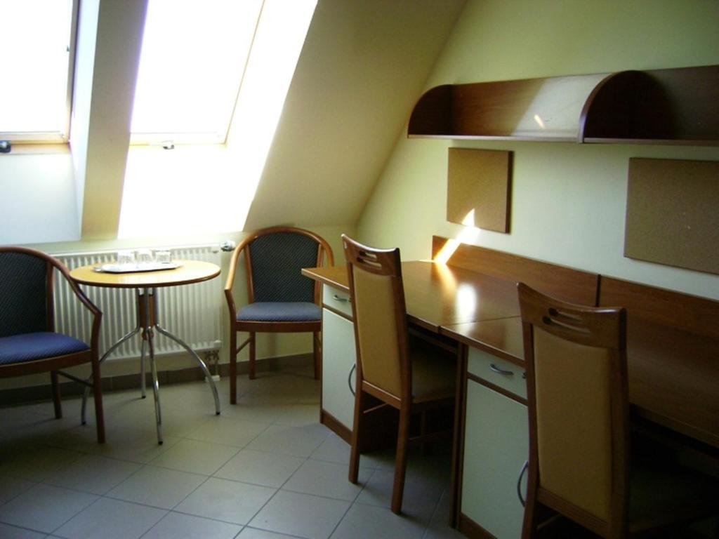 Károly Róbert Diákhotel Gyongyos Quarto foto