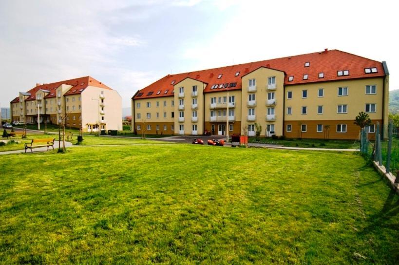 Károly Róbert Diákhotel Gyongyos Exterior foto